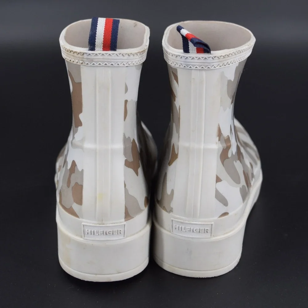 Tommy Hilfiger Rain Boots Women Size 8 Camo Print Ankle Rubber Good Condition